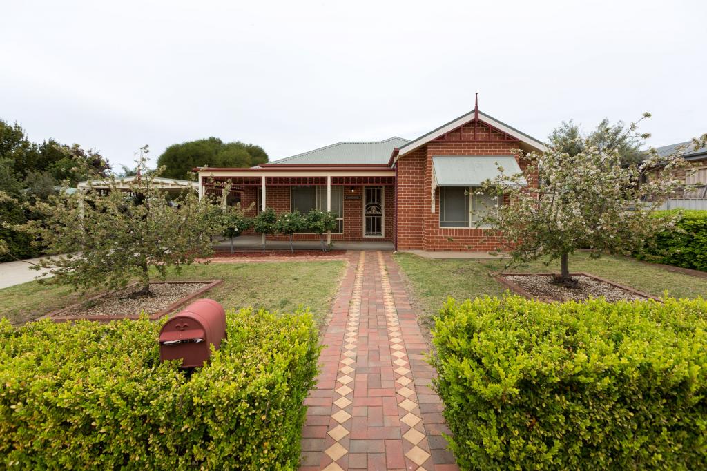 9 Harrier St, Estella, NSW 2650