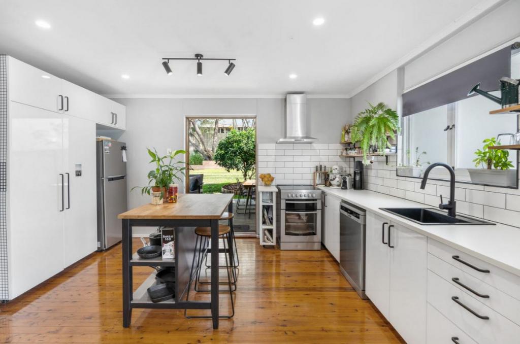 43 Anne St, Southport, QLD 4215