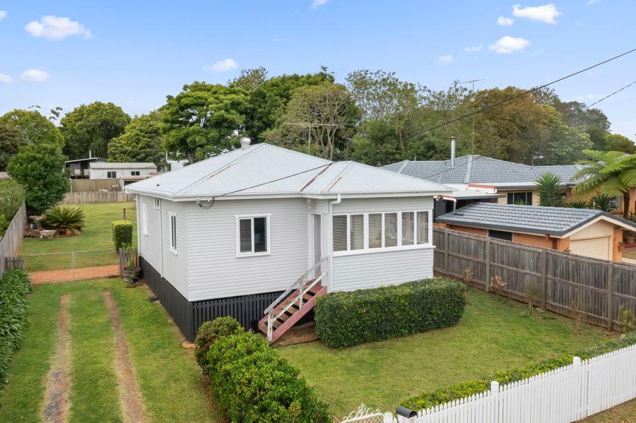 28 Llewellyn St, Centenary Heights, QLD 4350