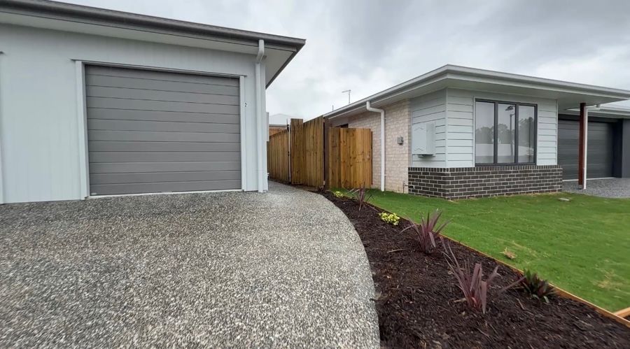 2/10 Basalt Rd, Greenbank, QLD 4124