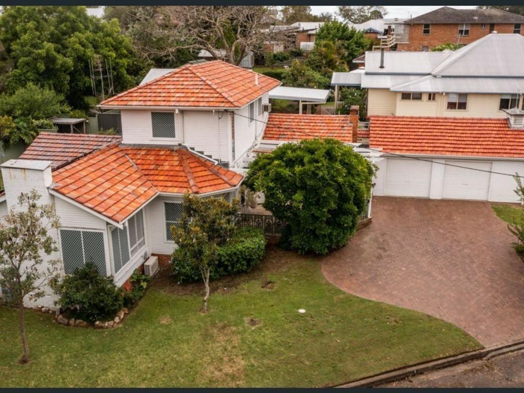 1 Montgomery Cres, Taree, NSW 2430