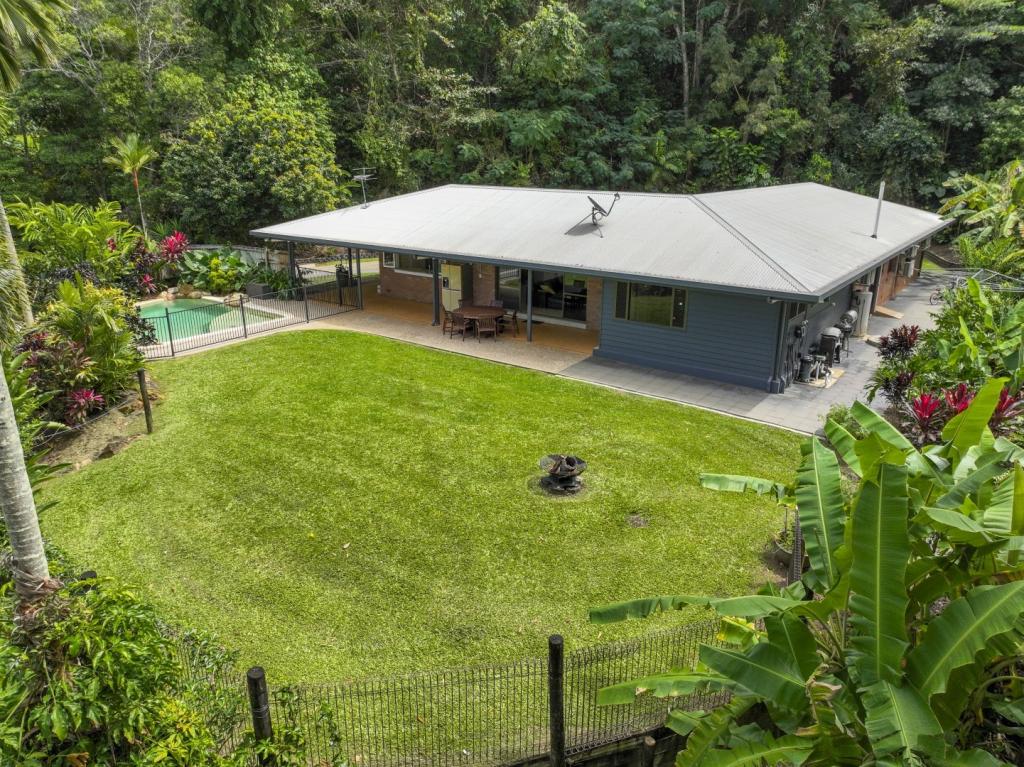 102 Stanton Rd, Smithfield, QLD 4878