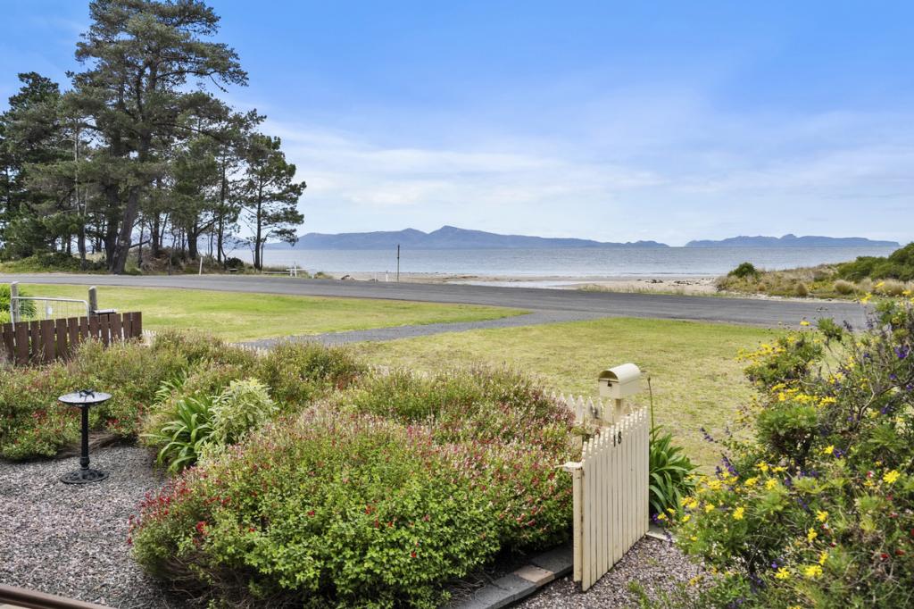 18 Esplanade, Swansea, TAS 7190
