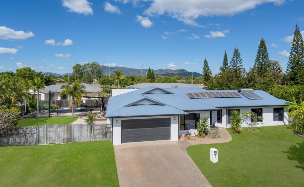 7 Greenview Dr, Mount Louisa, QLD 4814