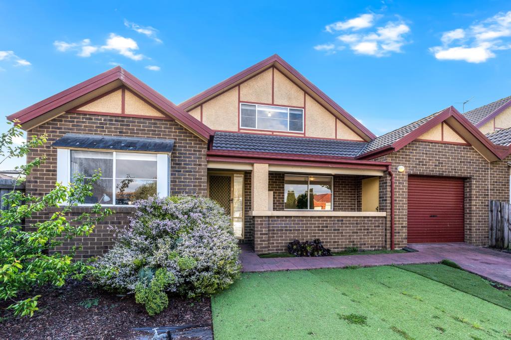 32 Garonne Cct, Roxburgh Park, VIC 3064