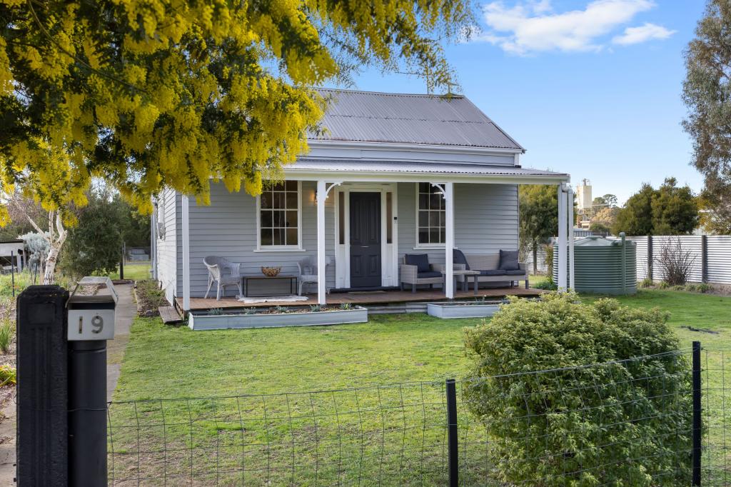 19 High St, Beaufort, VIC 3373