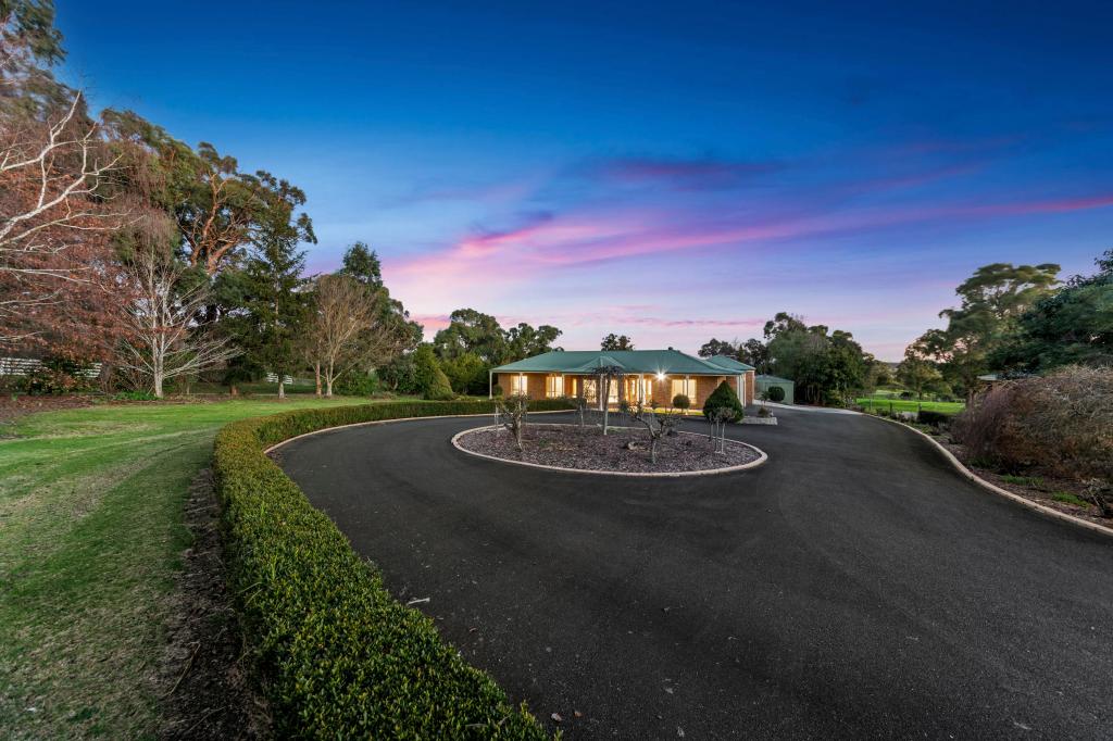 18 Silky Oak Ct, Garfield, VIC 3814