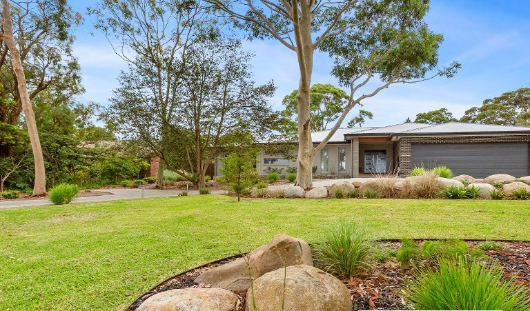 21 MCGOWN RD, MOUNT ELIZA, VIC 3930