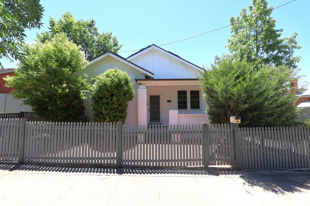 125 Peel St, Bathurst, NSW 2795