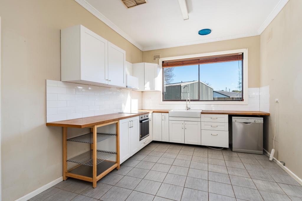 2 South St, Culcairn, NSW 2660