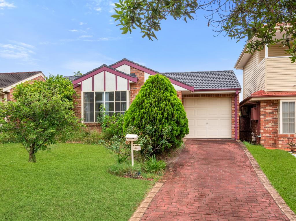 44 Hyacinth Ave, Macquarie Fields, NSW 2564