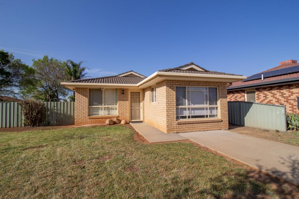 16 Thomas Tom Cres, Parkes, NSW 2870
