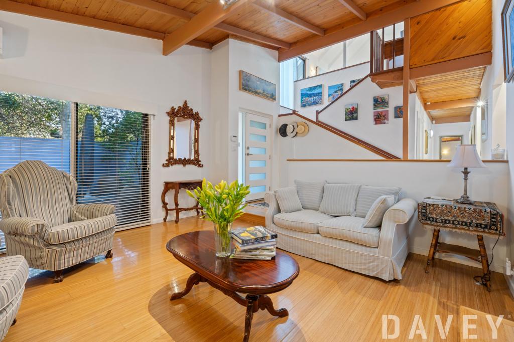 2 Lennoxtown Rd, Duncraig, WA 6023