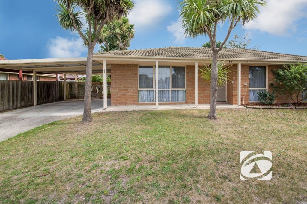 1 Dunbarton Dr, Pakenham, VIC 3810