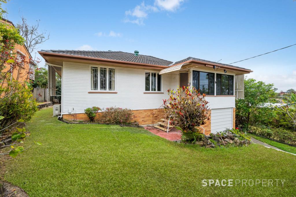 21 Doulton St, Stafford Heights, QLD 4053