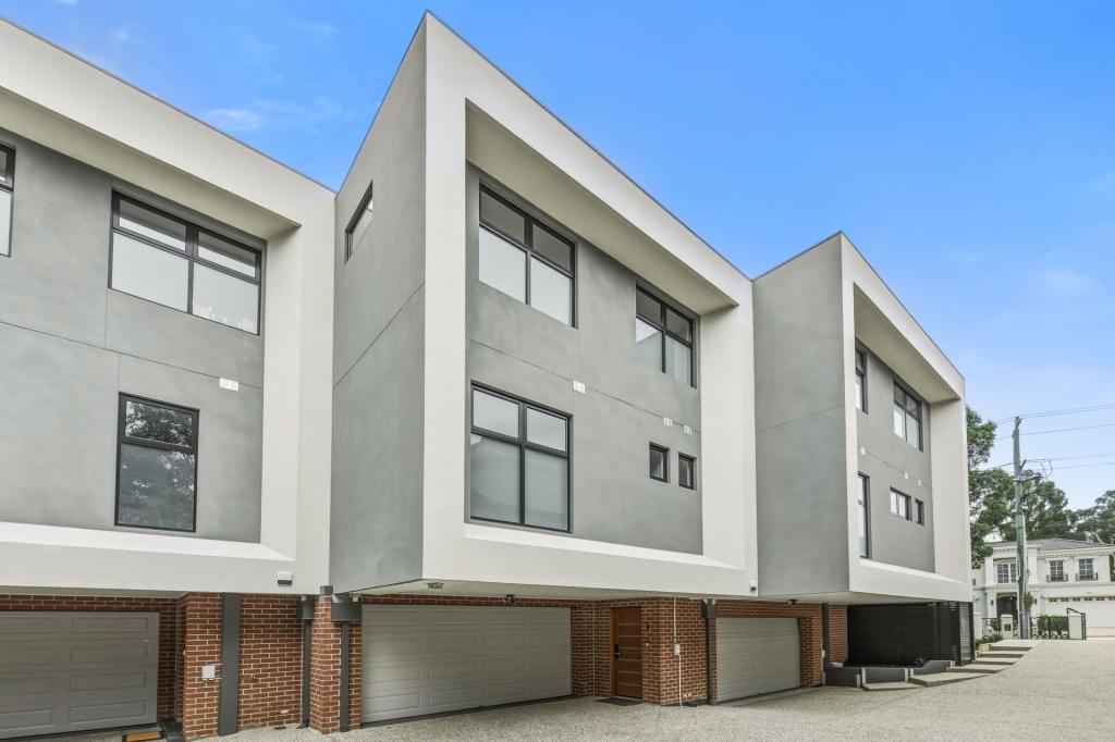 2/1 IVANHOE ST, GLEN WAVERLEY, VIC 3150