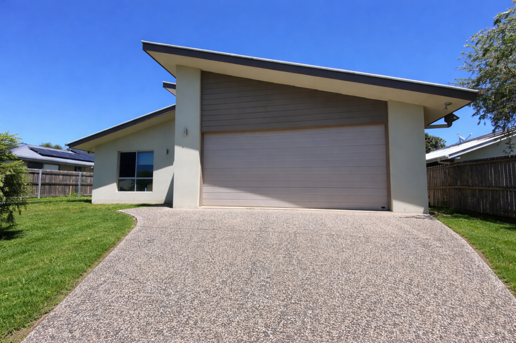 27 Hedley Dr, Woolmar, QLD 4515