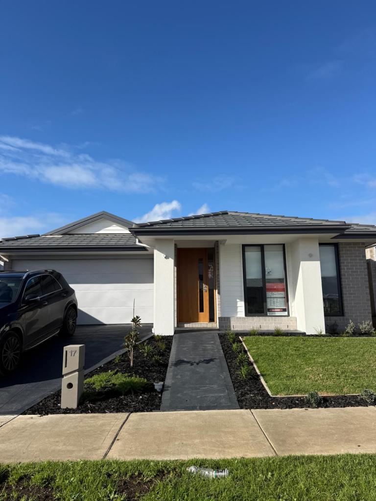 17 SWILK CRES, MICKLEHAM, VIC 3064