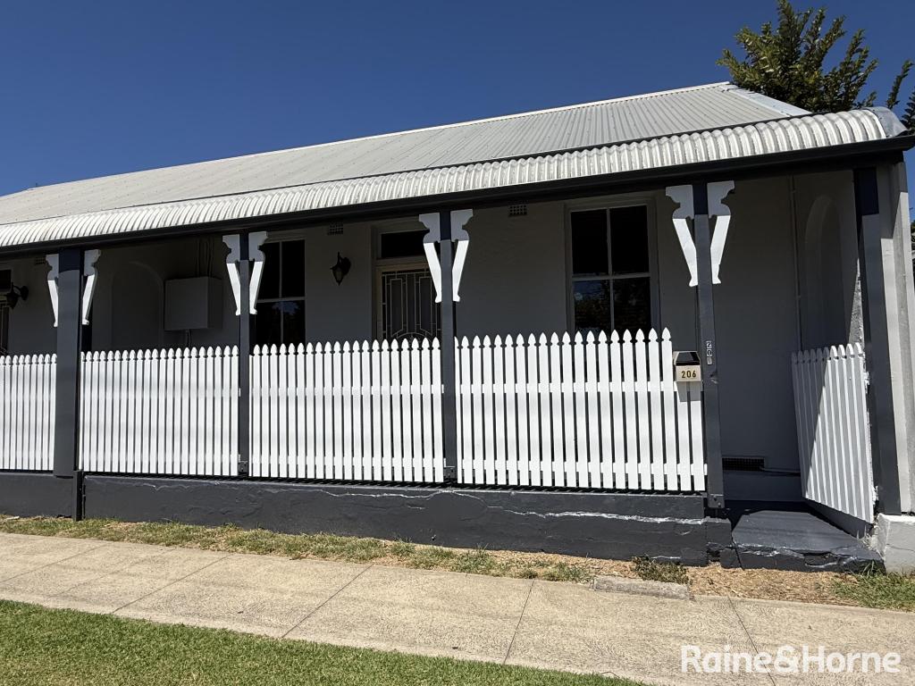 206 BYNG ST, ORANGE, NSW 2800