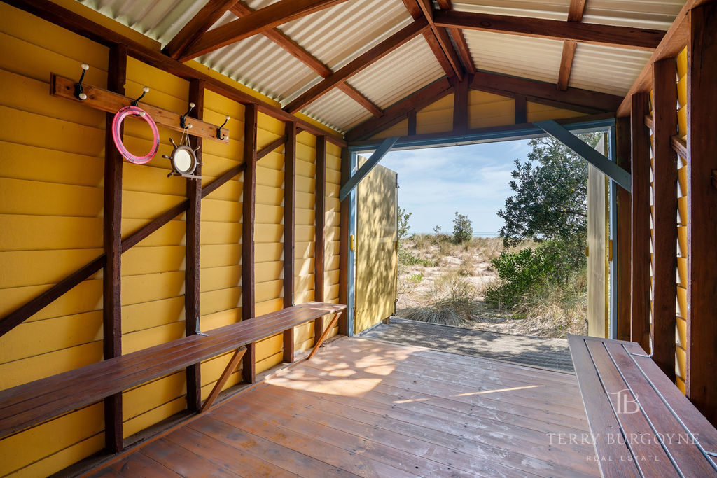 53 MCCRAE FSHR, MCCRAE, VIC 3938