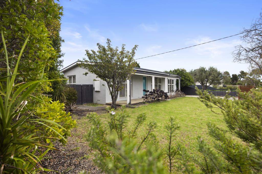 7 Meadow Ave, Rye, VIC 3941