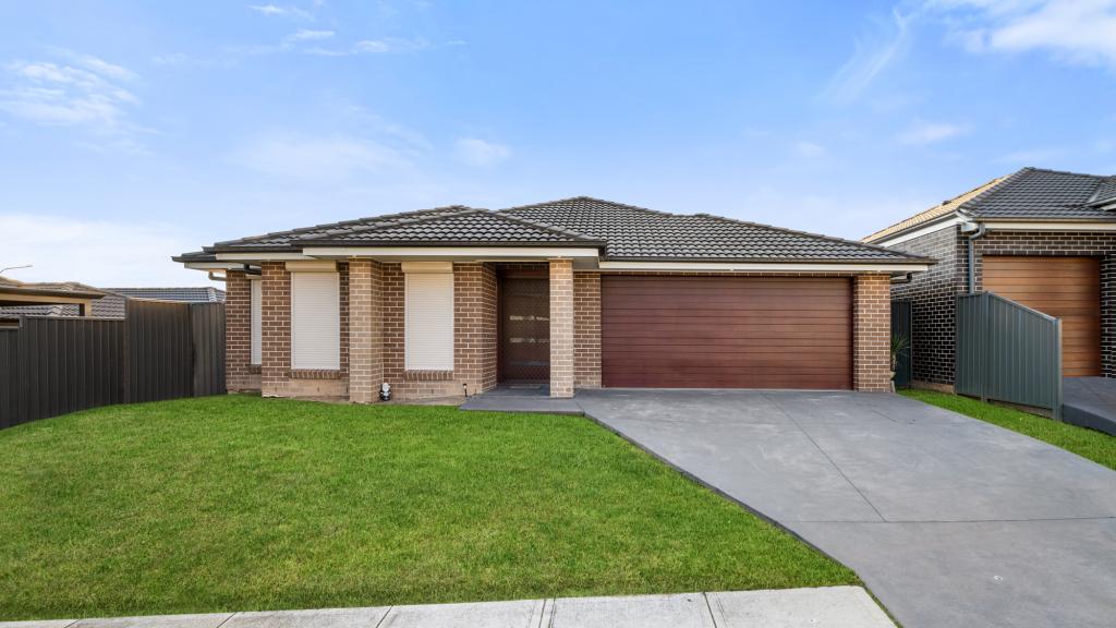 35 Butler St, Gregory Hills, NSW 2557