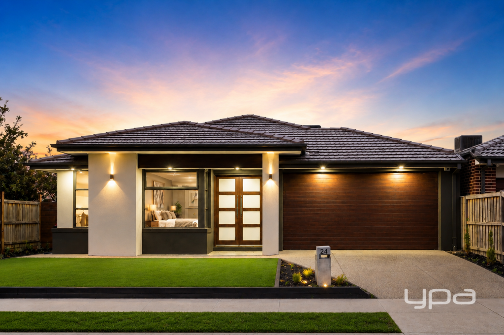 24 LUTINE CCT, POINT COOK, VIC 3030