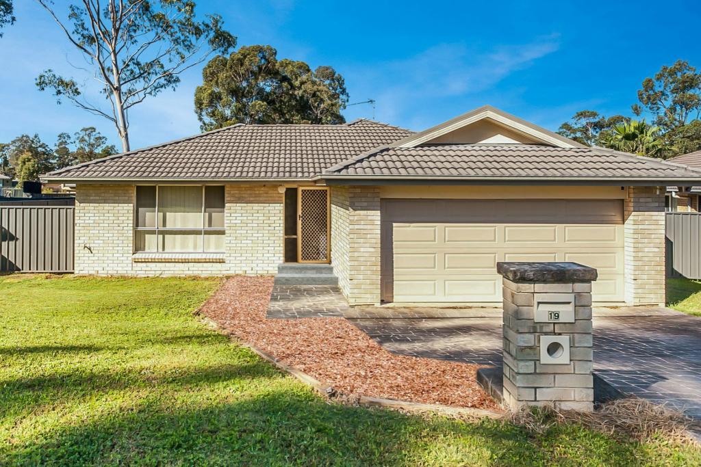 19 Casson Ave, Cessnock, NSW 2325