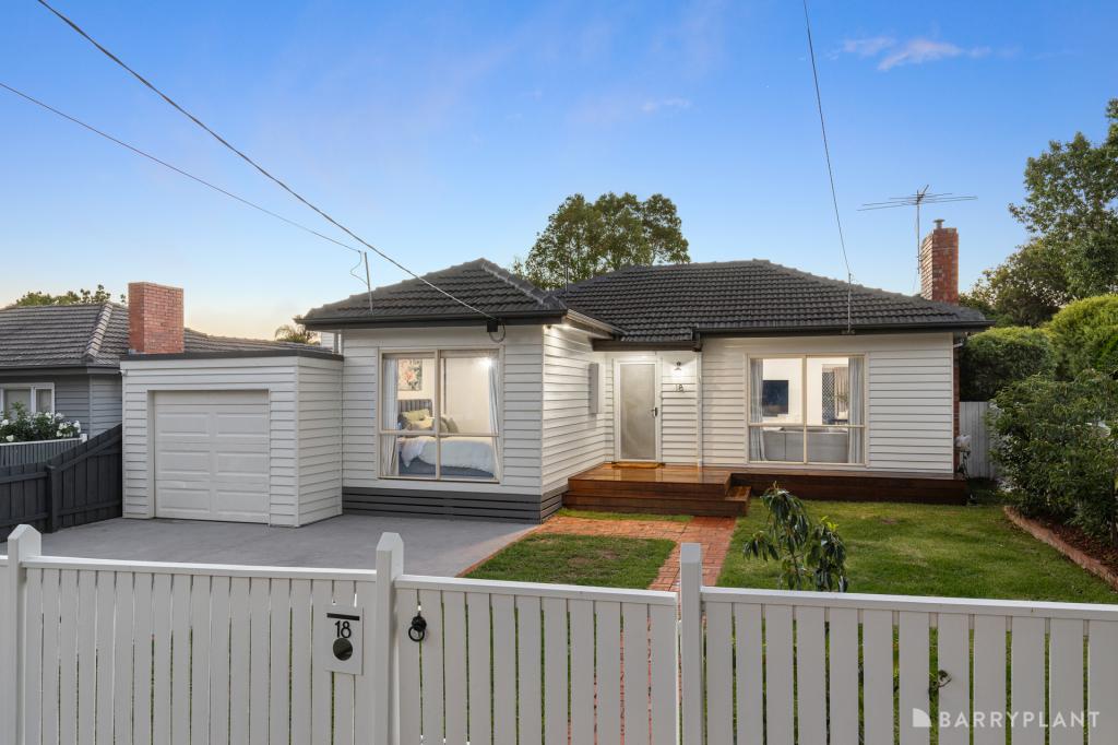 18 LORIENNE ST, HEATHMONT, VIC 3135