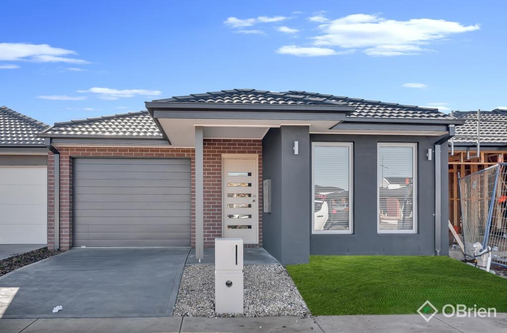 9 Dev Tce, Rockbank, VIC 3335
