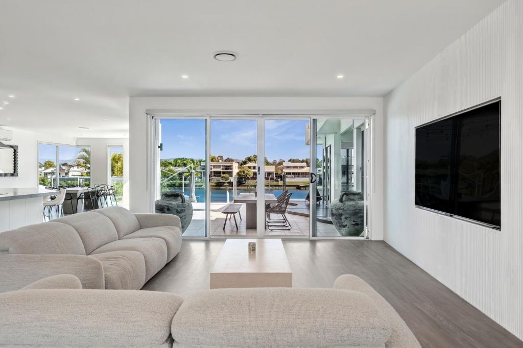 87 Sir Bruce Small Bvd, Benowa, QLD 4217