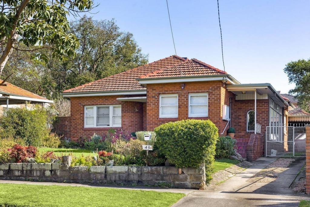 43 PEMBERTON ST, STRATHFIELD, NSW 2135