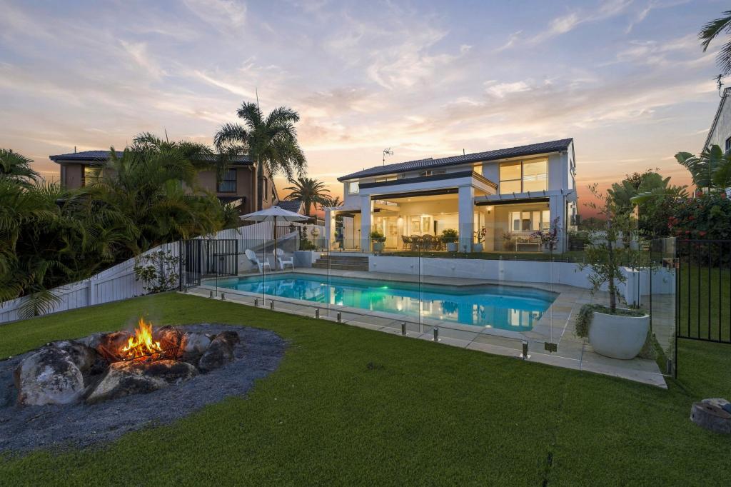 3 Village Low Rd, Benowa, QLD 4217