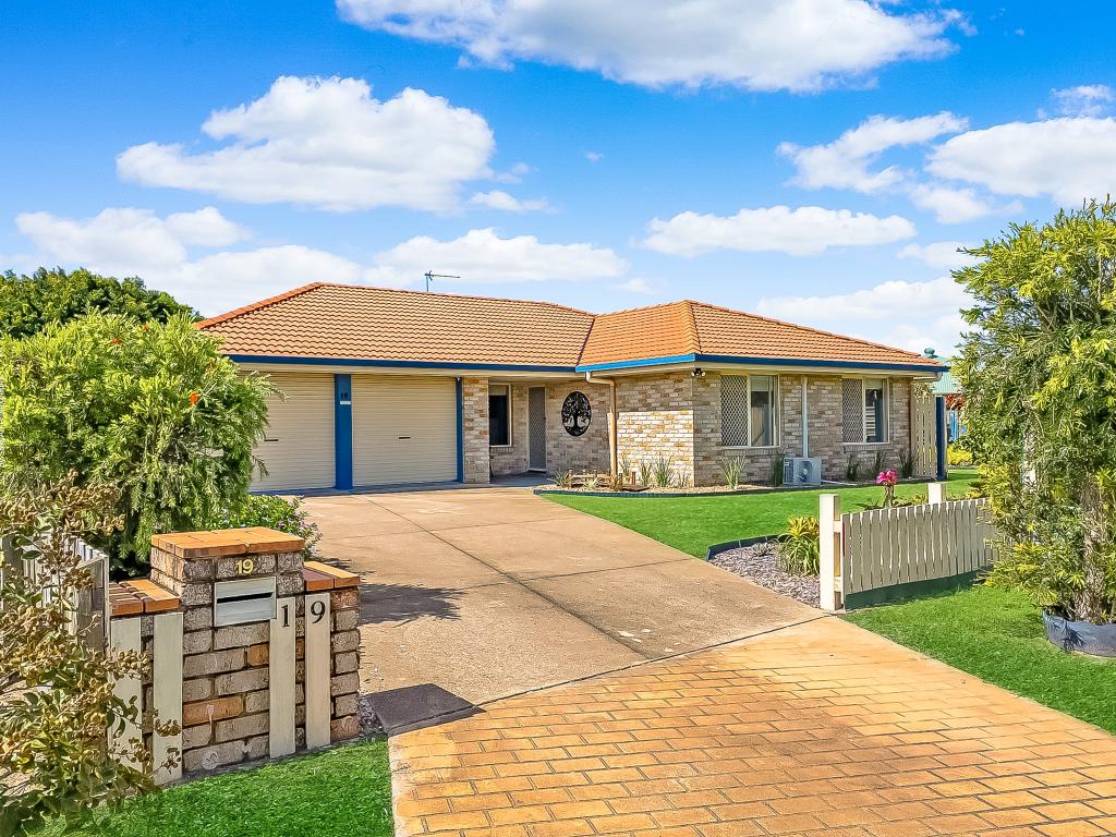 19 Isis Ct, Eli Waters, QLD 4655