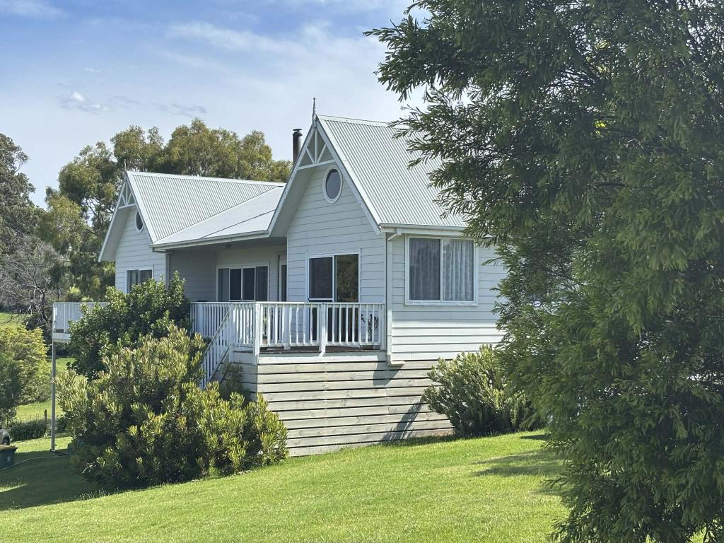 45 ANGOPHORA DR, MALLACOOTA, VIC 3892