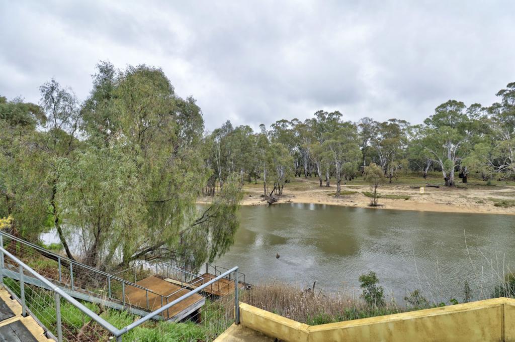 132 Quarry St, Deniliquin, NSW 2710