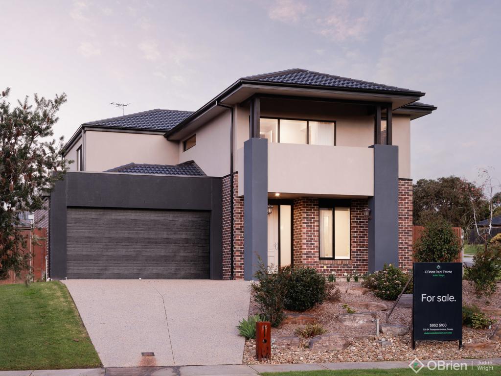 25 SEAGROVE WAY, COWES, VIC 3922