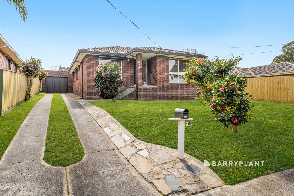 15 WOODLEY ST, NARRE WARREN, VIC 3805