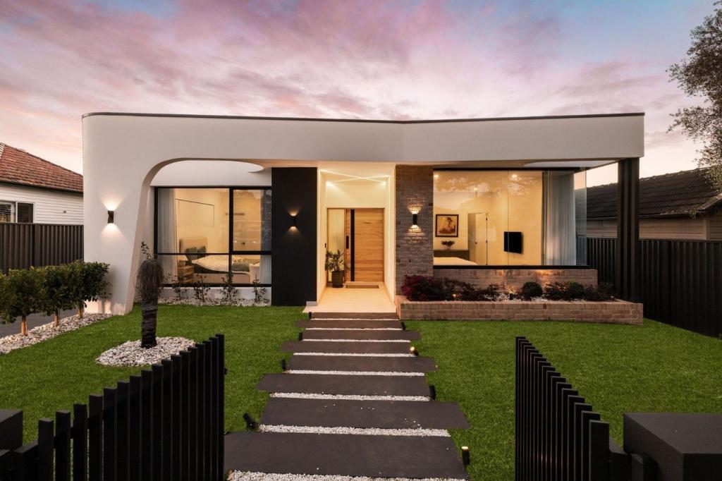 2 Robertson Rd, Chester Hill, NSW 2162