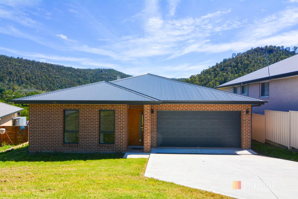 13 Henderson Pl, Lithgow, NSW 2790