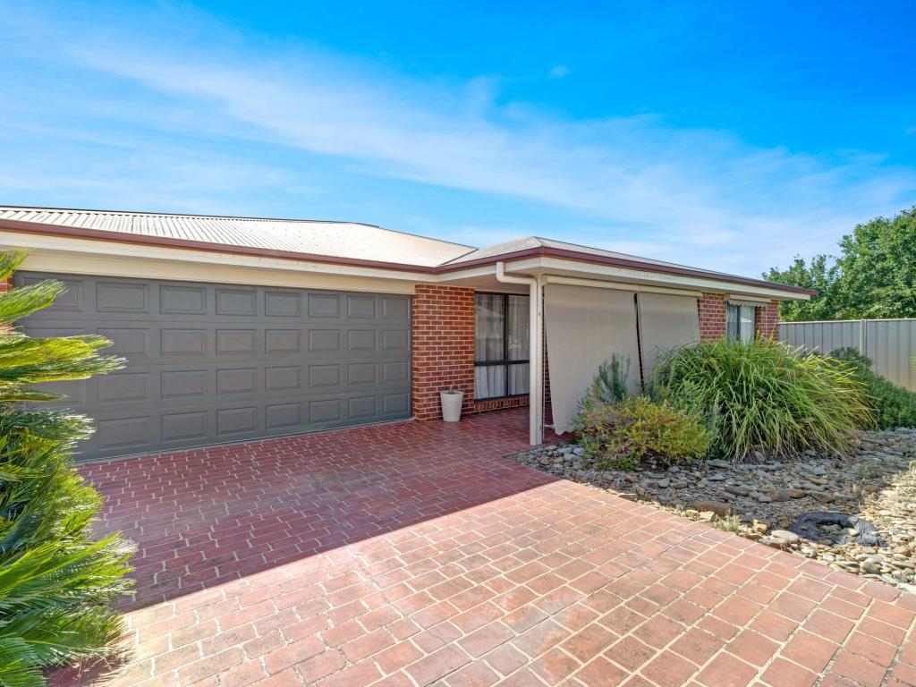 44 Hermitage Dr, Corowa, NSW 2646