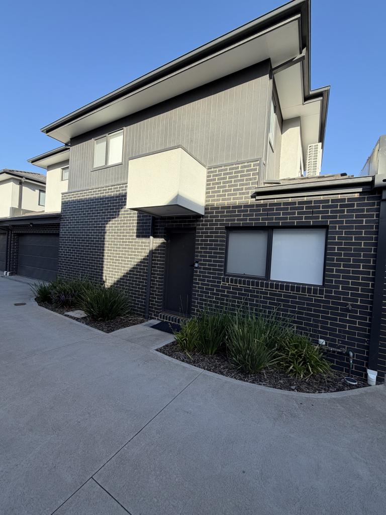 2/15 Hillcrest Dr, Westmeadows, VIC 3049