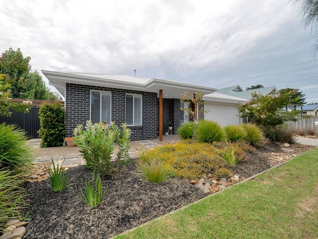 21 Roderick Cl, Cowes, VIC 3922