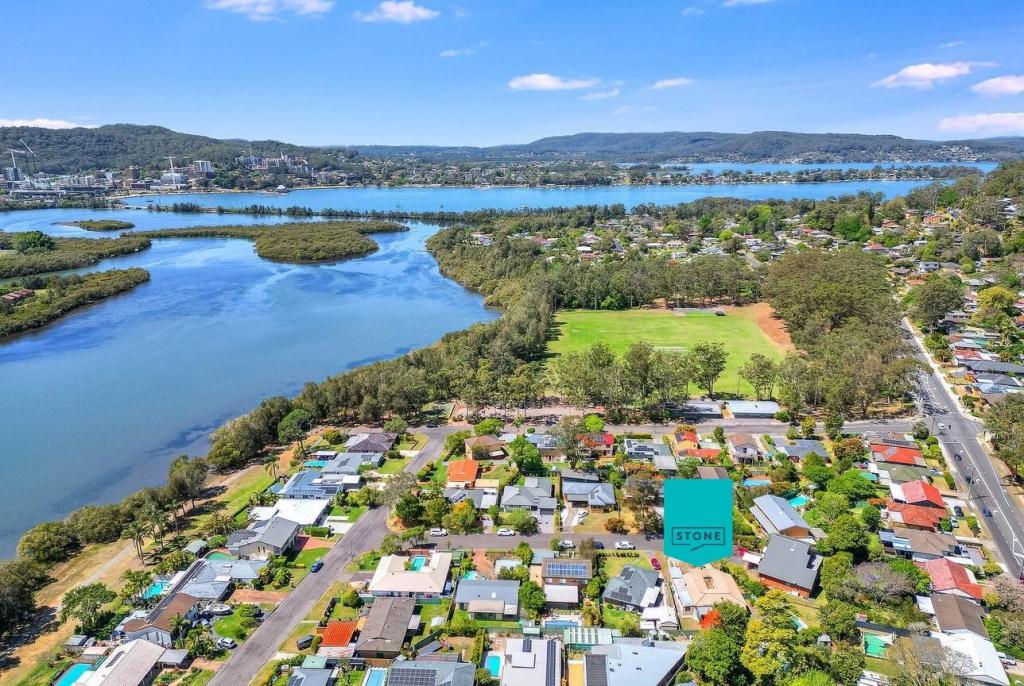 10 Waterside Cl, Point Clare, NSW 2250