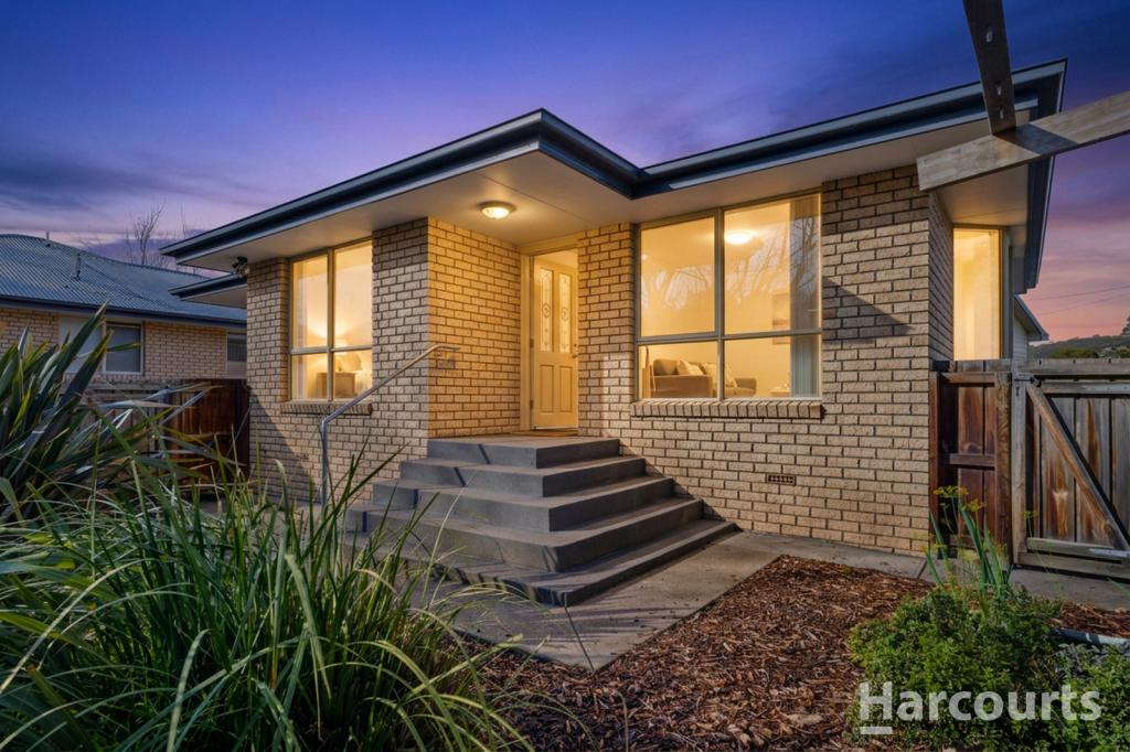 2/14 Schouten St, Warrane, TAS 7018