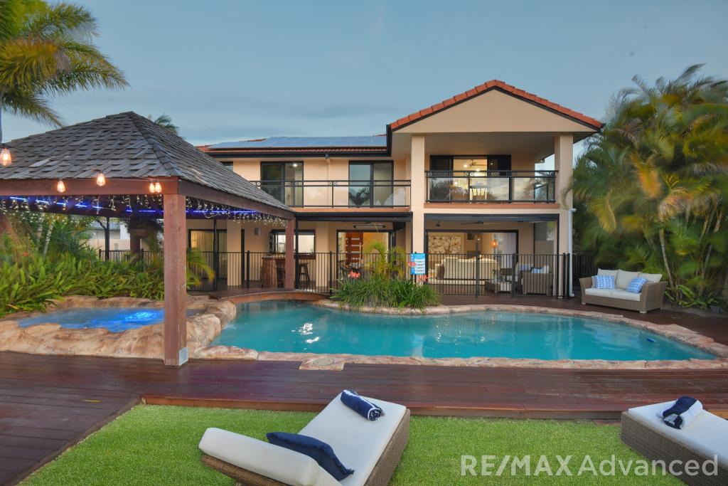 8 Trimaran Ct, Banksia Beach, QLD 4507