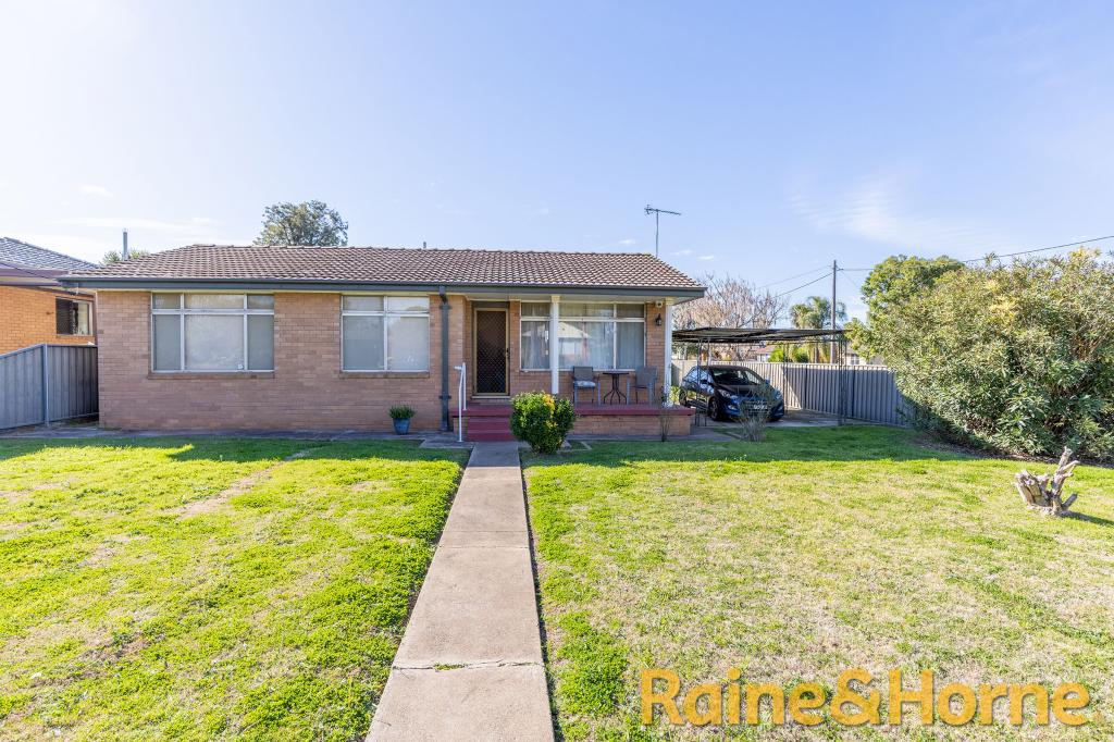 4 LAUGHTON ST, DUBBO, NSW 2830