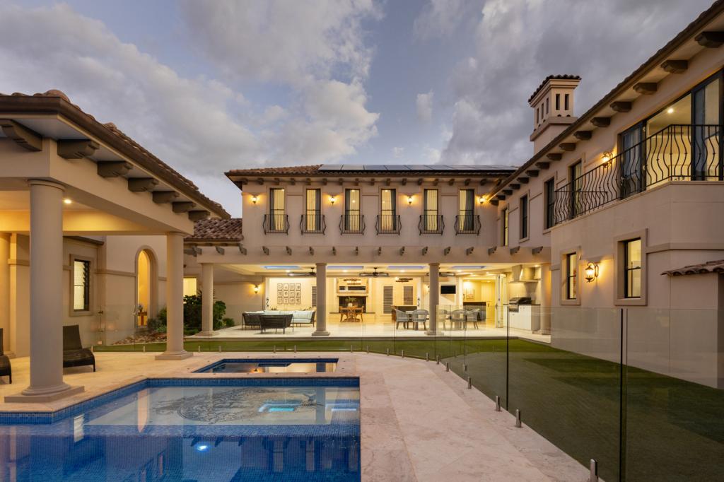 10 Caithness Ct, Middle Ridge, QLD 4350