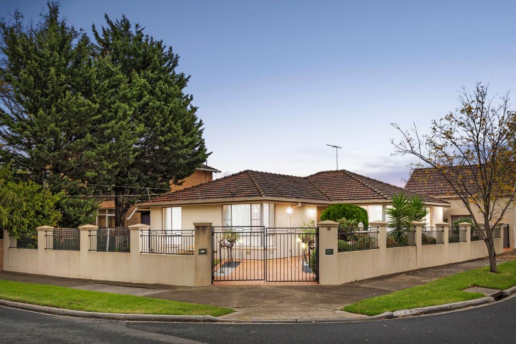 19 Phillip Rd, Keilor East, VIC 3033