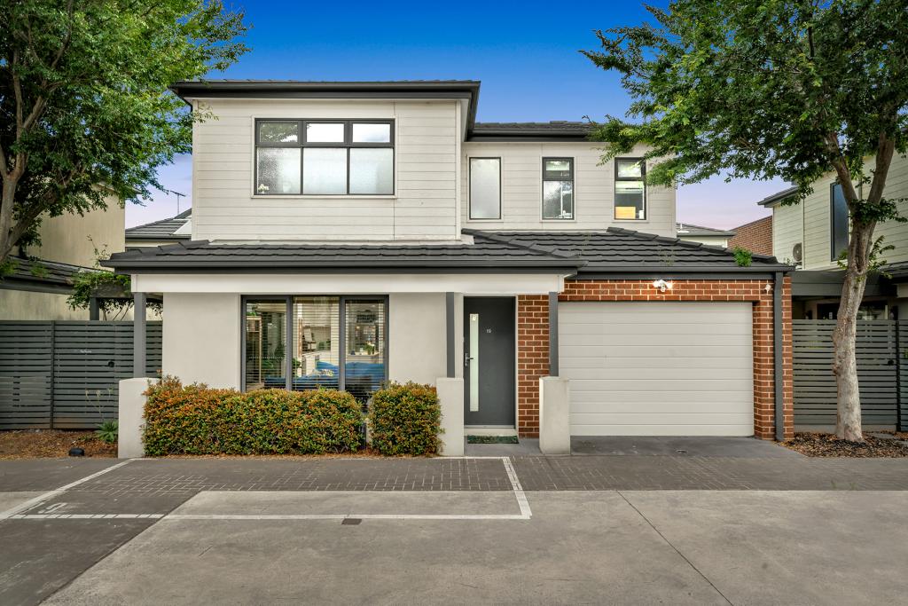 19/17 Golden Elm Way, Lyndhurst, VIC 3975